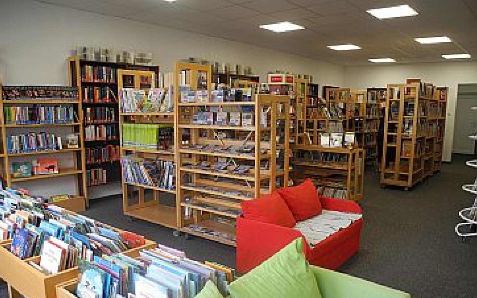 Innenansicht Bibliothek Pischelsdorf